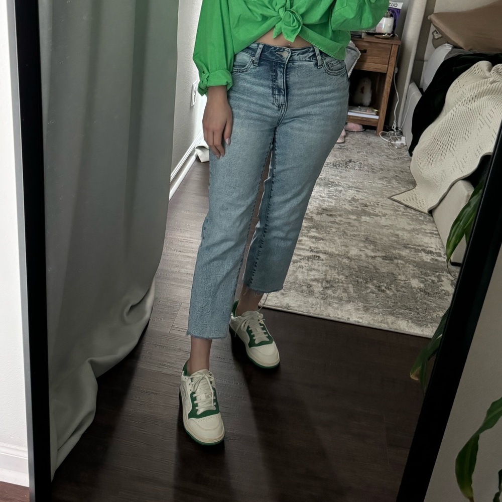 Woman’s Fashion Green and White Sneakers - Picture 8 of 8